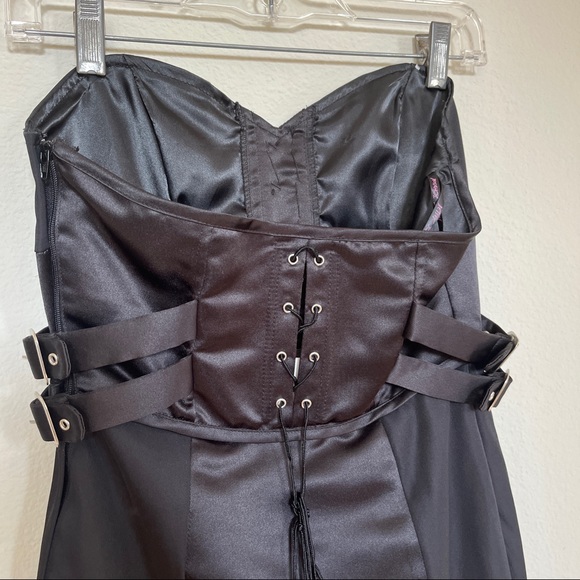 🚨SOLD🚨Betsey Johnson Black Satin Corset Dress with Sweetheart Neckline - Picture 3 of 6